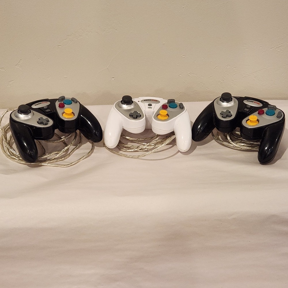 Nintendo GameCube Controller - GameStop Brand Lot Of 3 Controllers Untested*